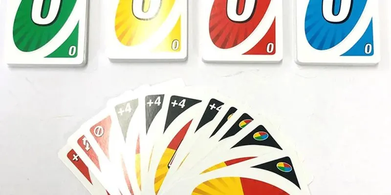 Các chiến thuật gây nhiễu và tối ưu hóa lá bài trong bài Uno.