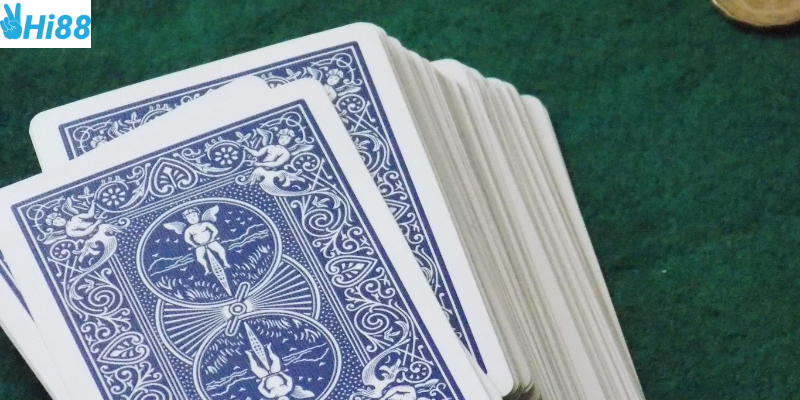 Đọc bài đối thủ và phân bổ cược